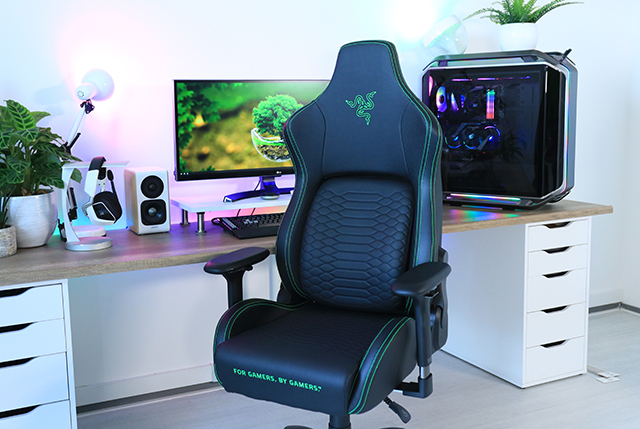 Afbreken Hover Snelkoppelingen Razer Iskur review | Techtesters